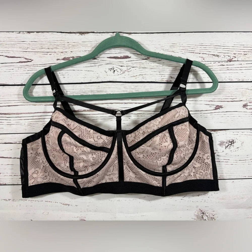 Torrid Blush Pink Lace Underwire Bra with Corset Piping in Size 2 - Picture 4 of 9